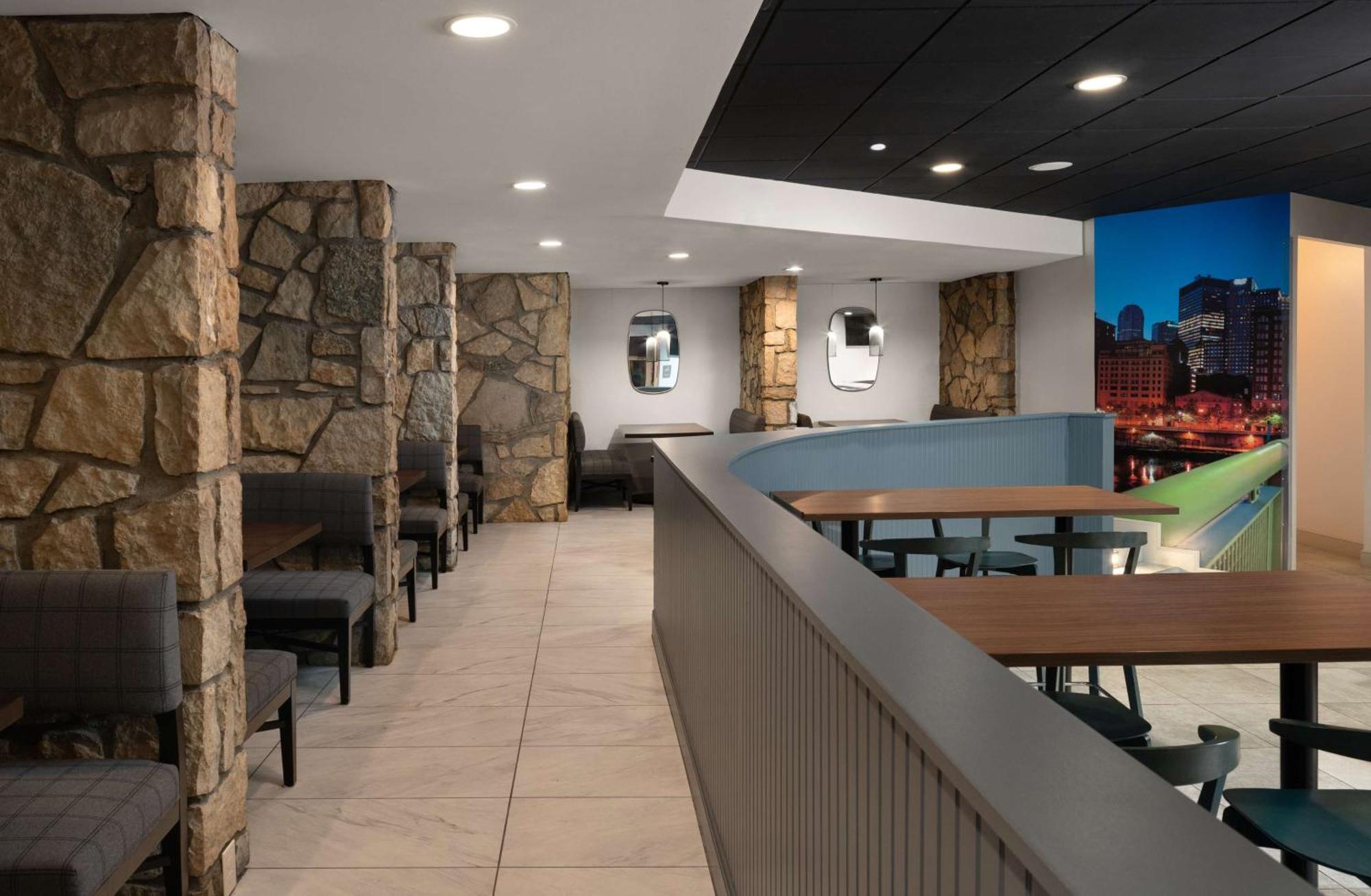 Отель Doubletree By Hilton Pittsburgh Airport Moon Township Экстерьер фото