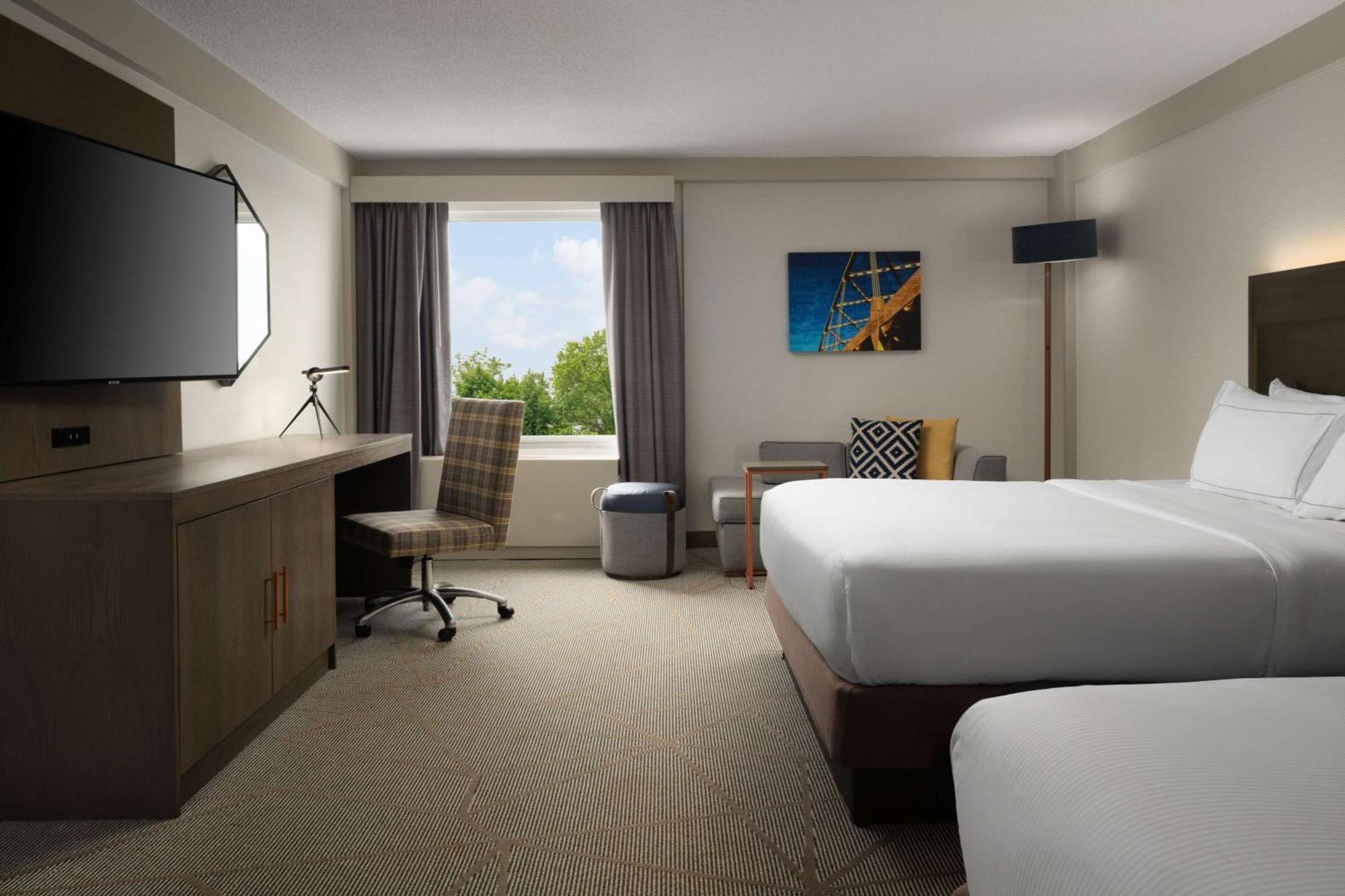 Отель Doubletree By Hilton Pittsburgh Airport Moon Township Экстерьер фото